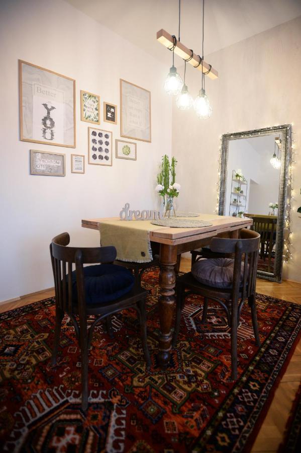 Villa Inda Rooms Еґер Екстер'єр фото