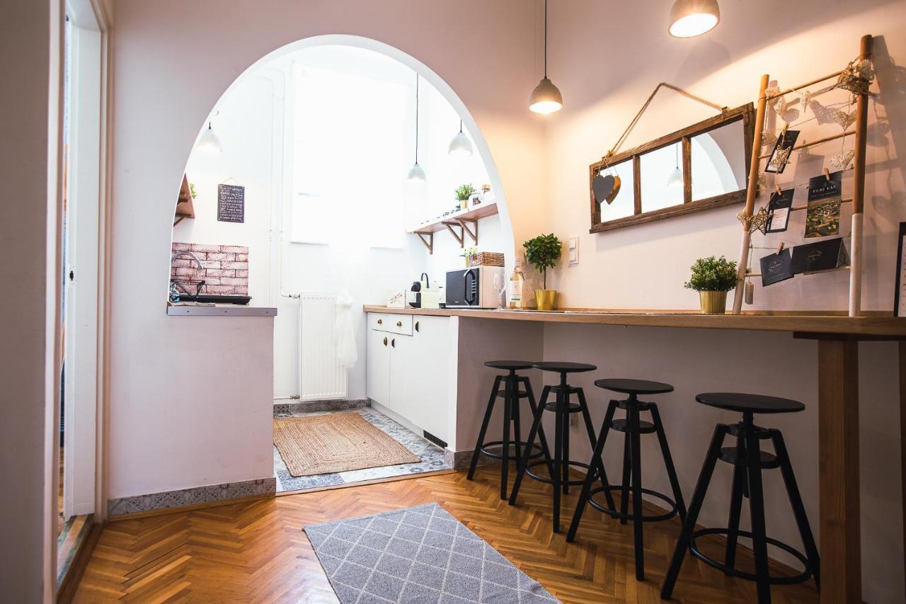 Villa Inda Rooms Еґер Екстер'єр фото